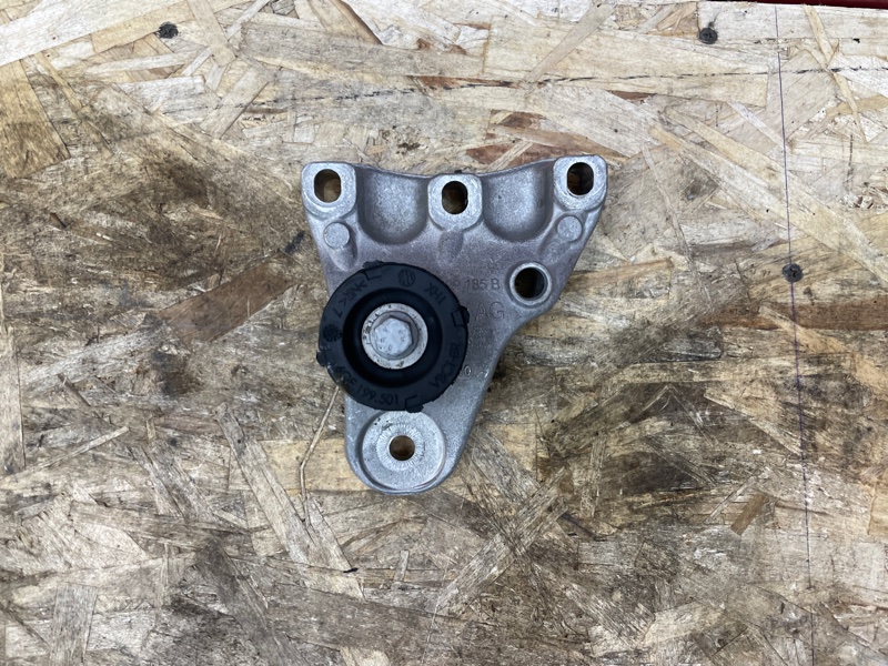 Кронштейн    опоры двигателя