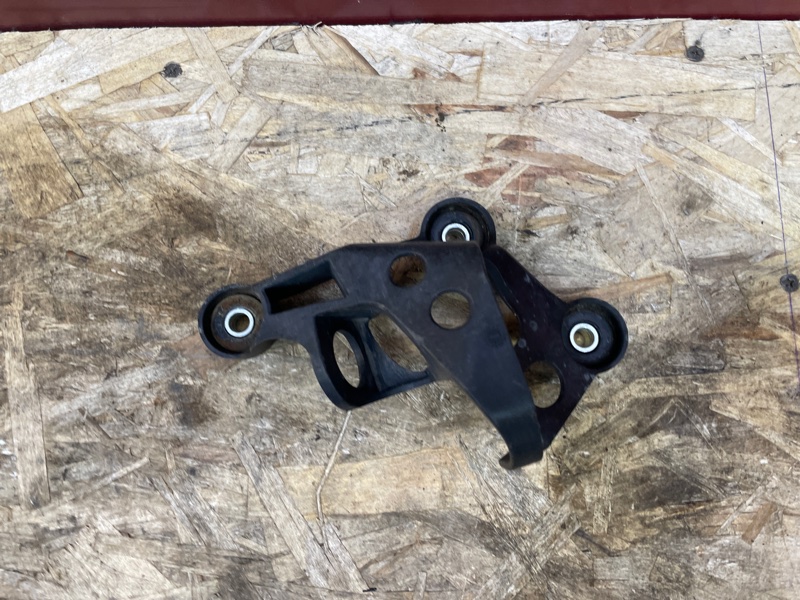 Кронштейн троса КПП