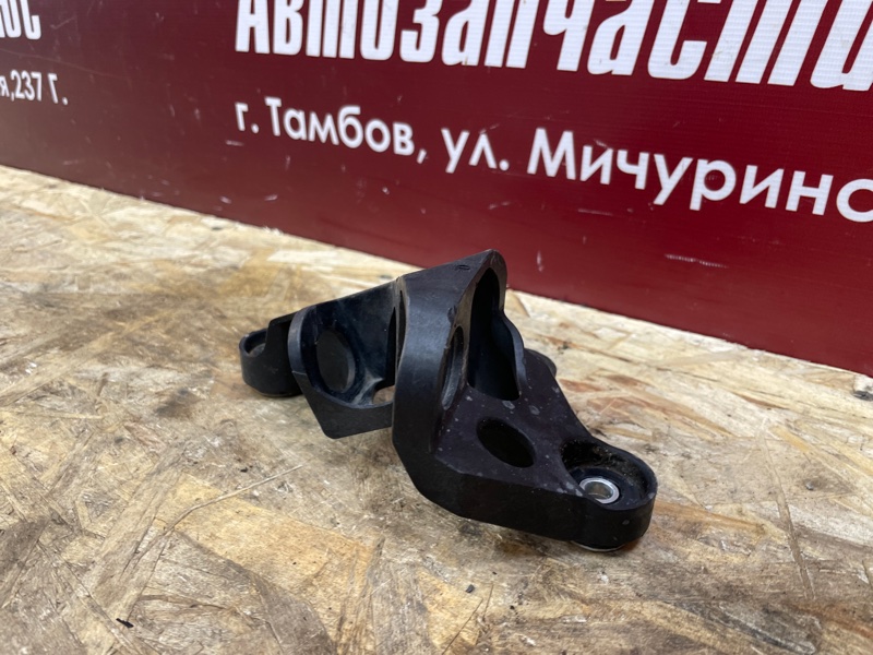 Кронштейн троса КПП