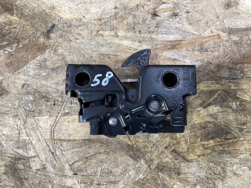 Замок капота