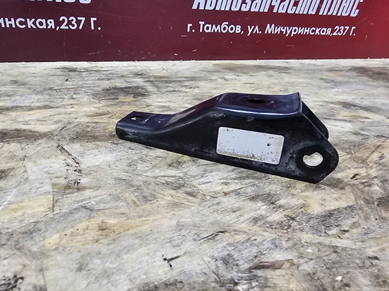 Кронштейн опоры двигателя