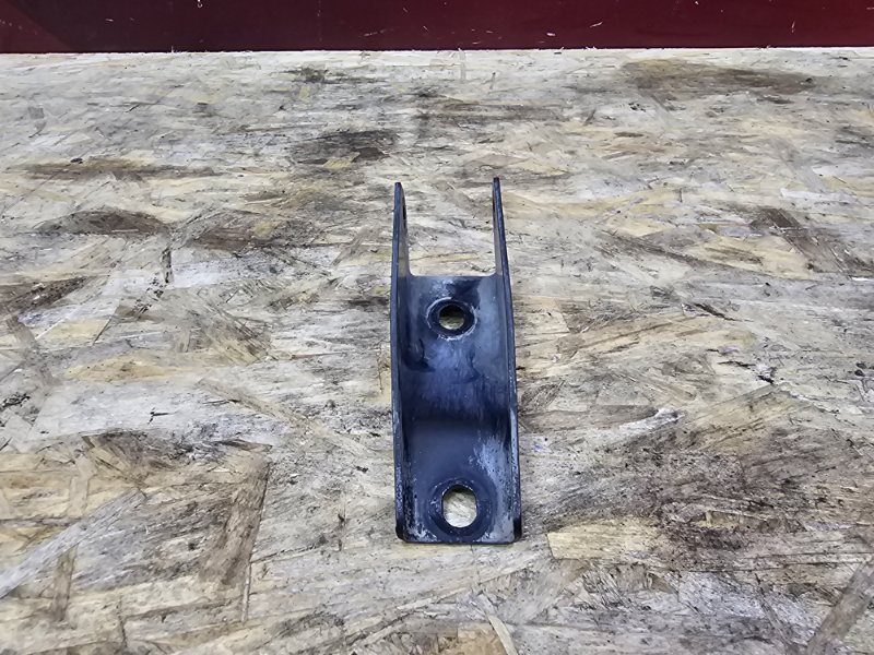 Кронштейн опоры двигателя