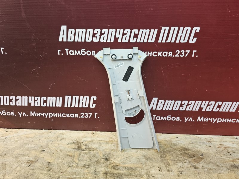 Обшивка средней стойки