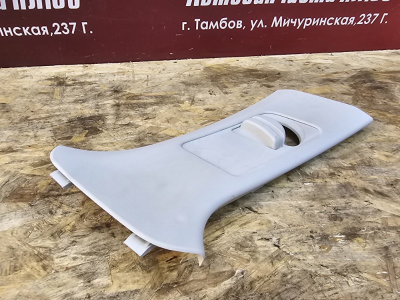 Обшивка средней стойки