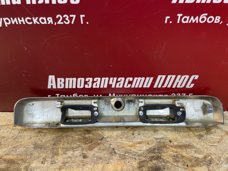 Накладка крышки багажника