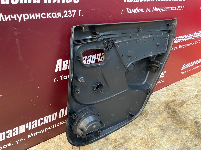 Обшивка боковой двери