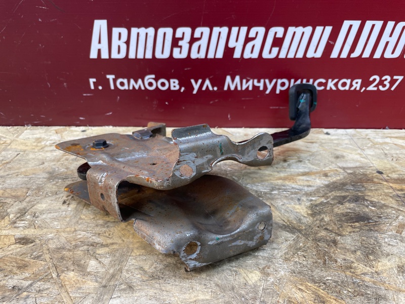 Педаль тормоза