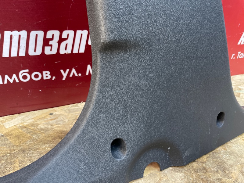 Обшивка средней стойки