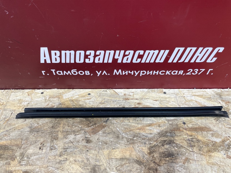Уплотнитель стекла двери внутренний
