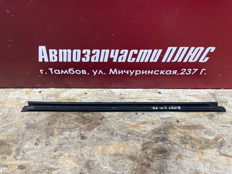 Уплотнитель стекла двери внутренний