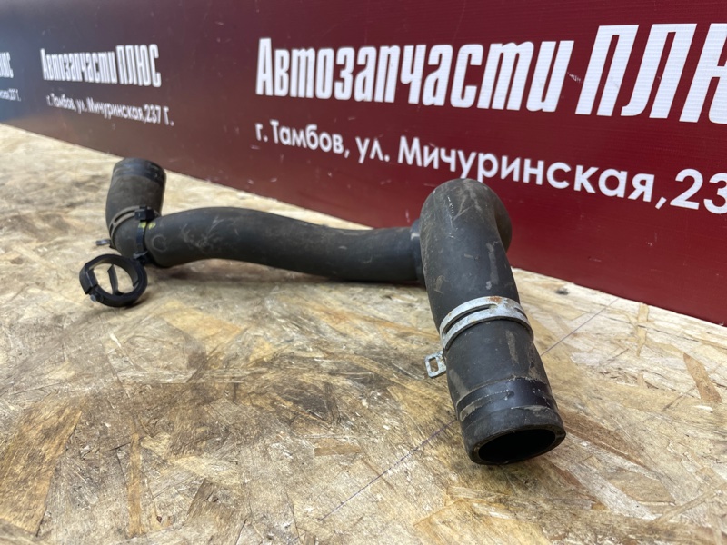 Патрубок радиатора