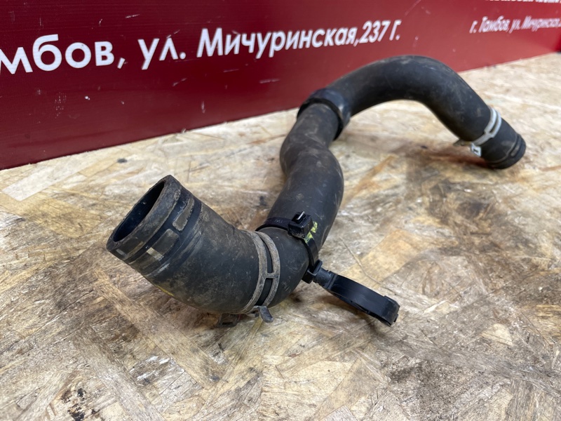 Патрубок радиатора