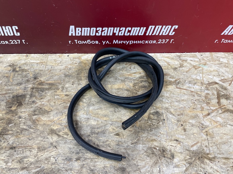 Уплотнитель двери