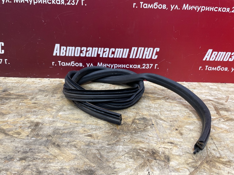 Уплотнитель двери