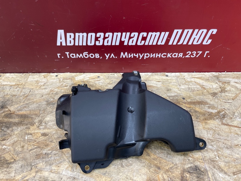 Декоративная крышка двигателя