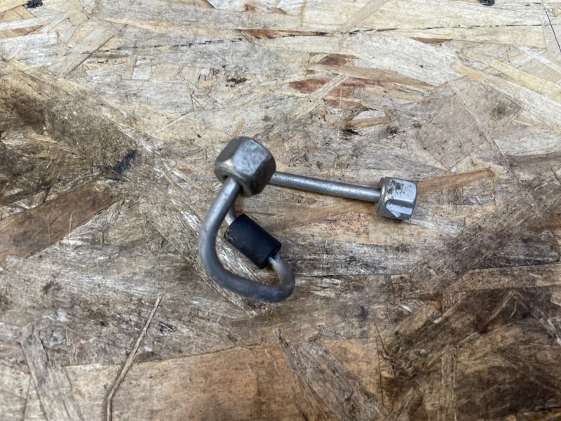 Трубка топливная