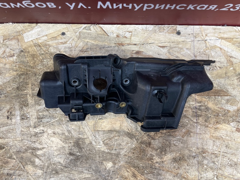 Крышка двигателя