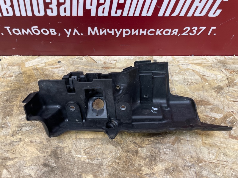 Крышка двигателя