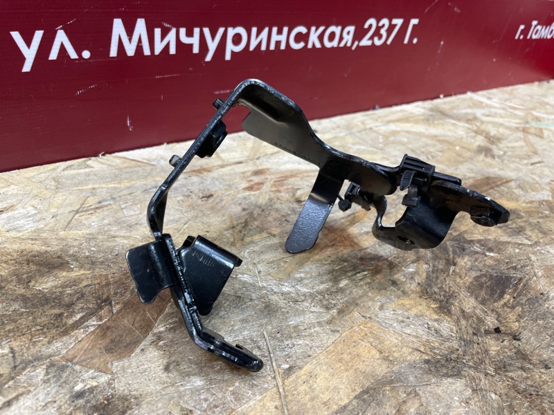 Кронштейн ТНВД