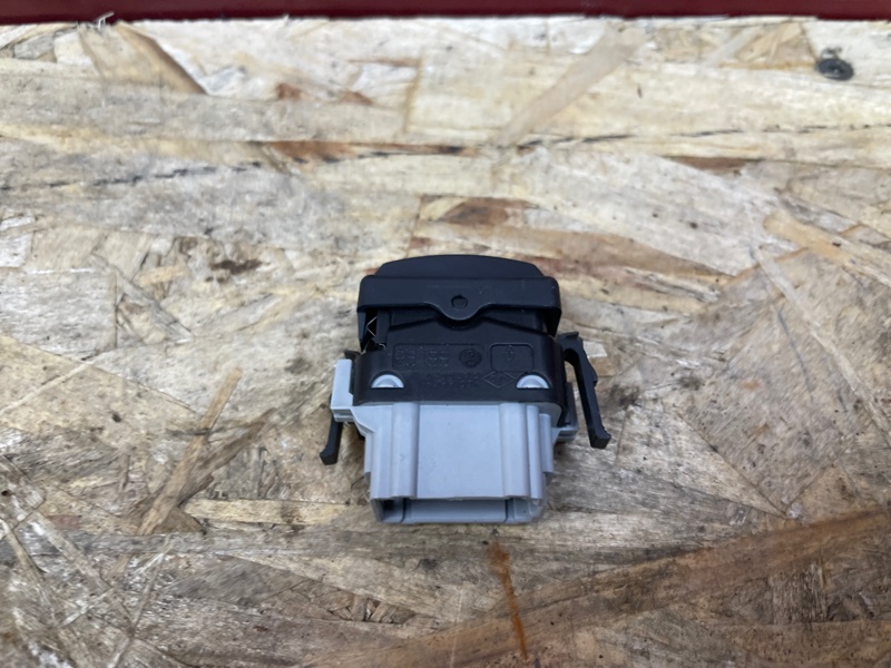 Кнопка обогрева сидений