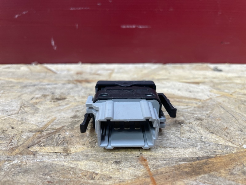 Кнопка обогрева сидений