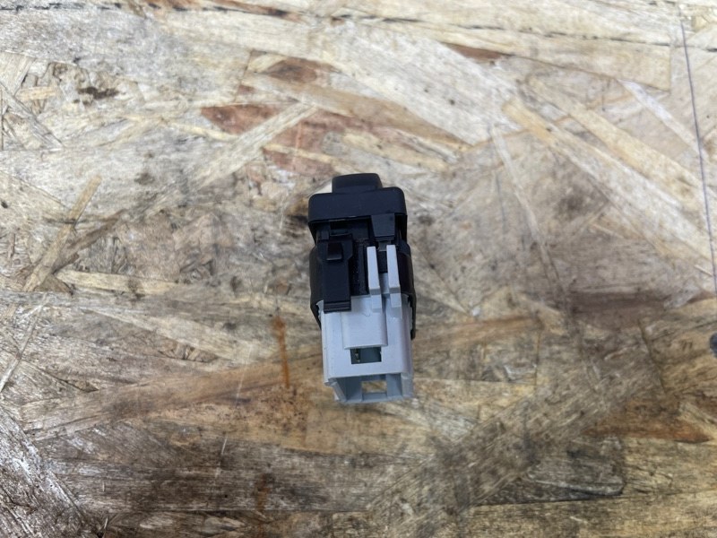 Кнопка обогрева сидений