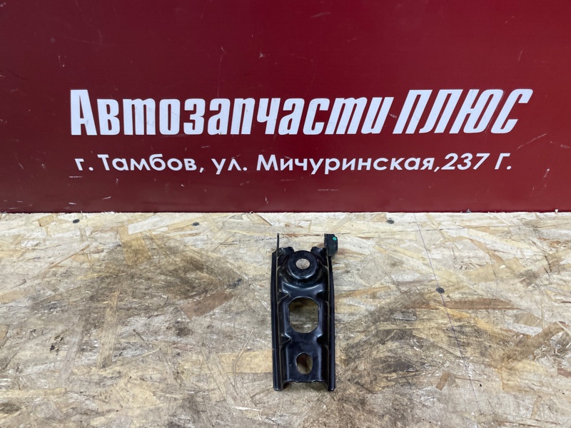 Кронштейн опоры двигателя