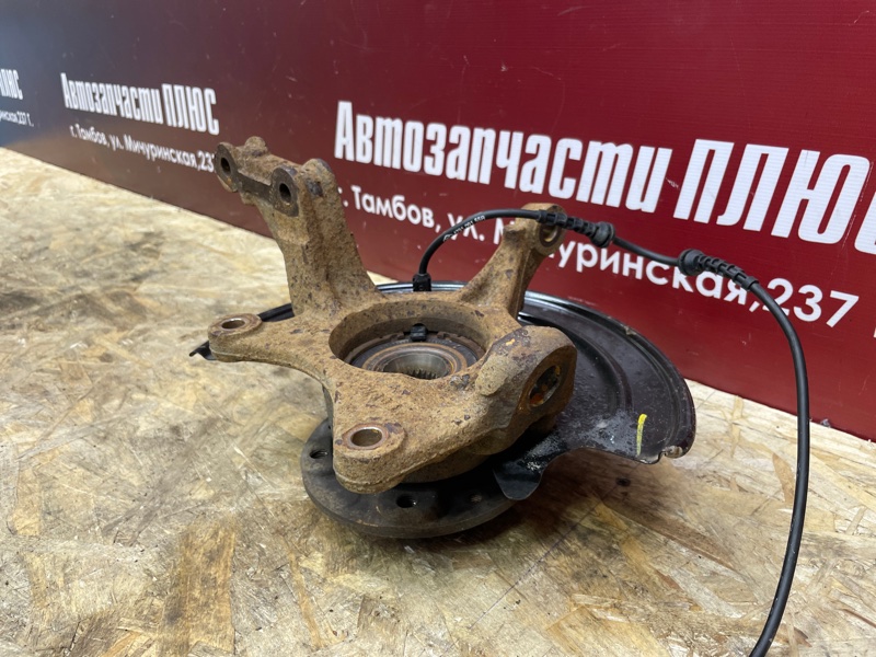 Кулак поворотный