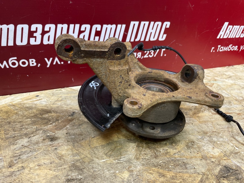 Кулак поворотный