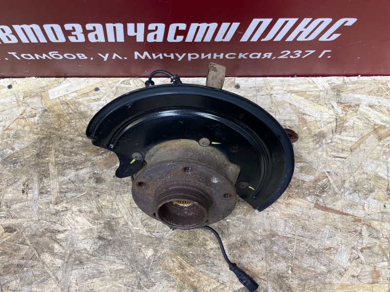 Кулак поворотный