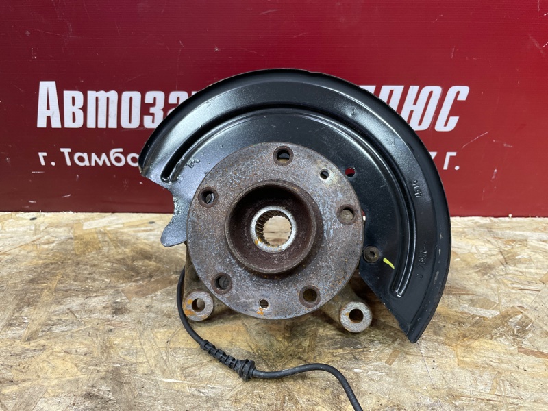 Кулак поворотный