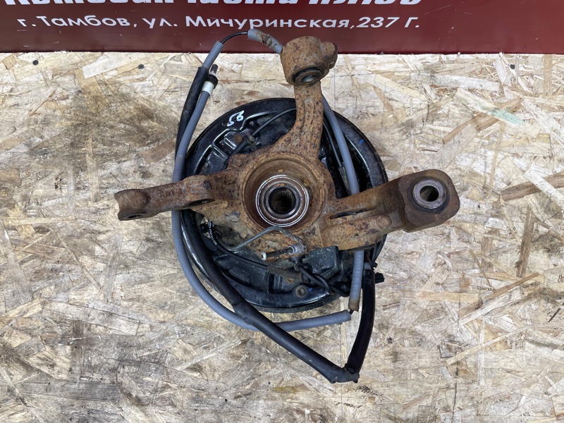 Кулак поворотный