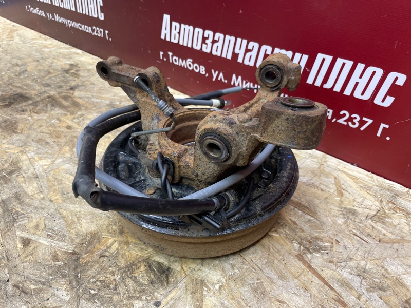 Кулак поворотный