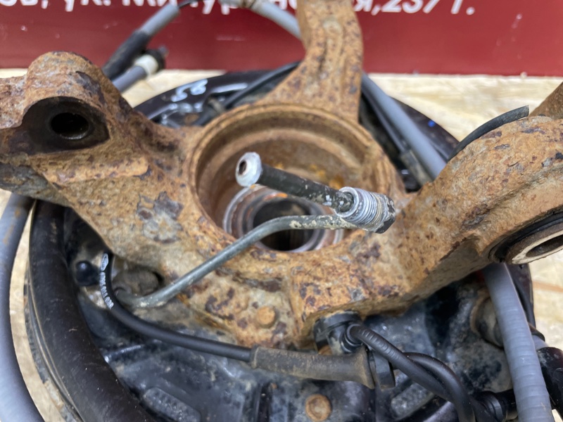 Кулак поворотный