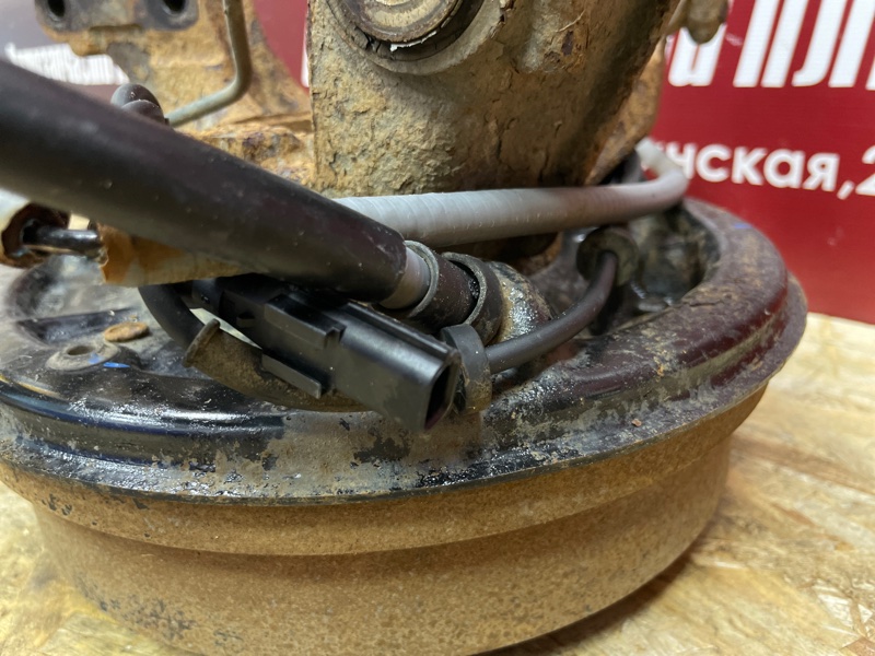 Кулак поворотный