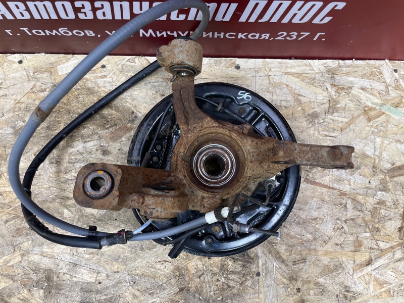 Кулак поворотный