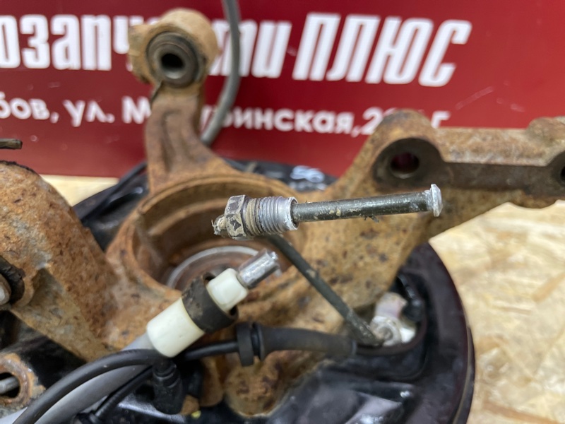 Кулак поворотный