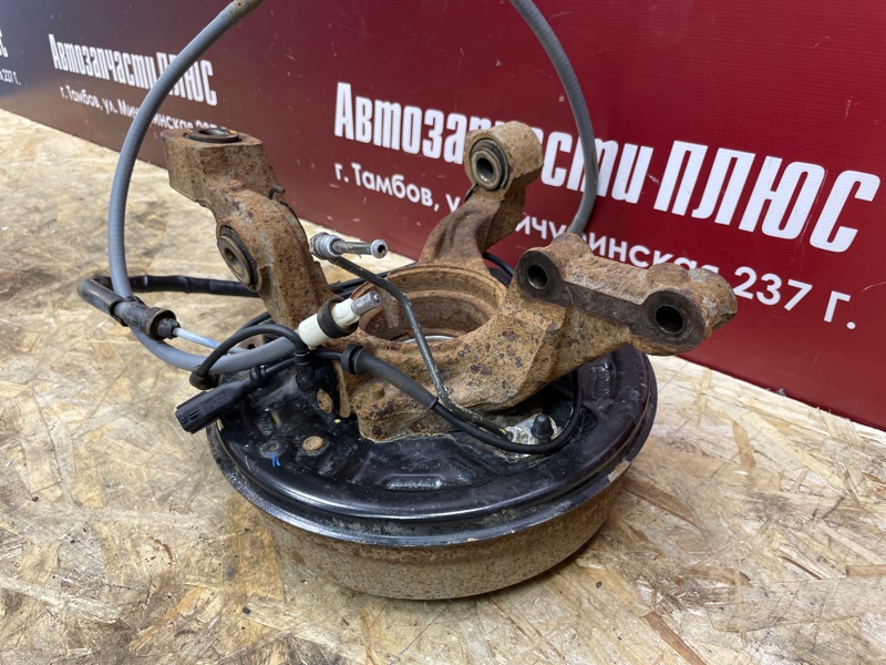 Кулак поворотный