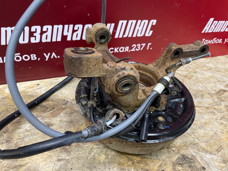 Кулак поворотный