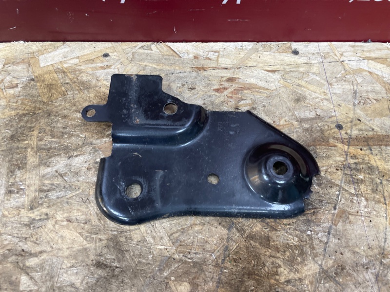 Кронштейн подрамника