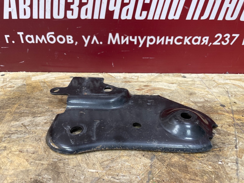 Кронштейн подрамника