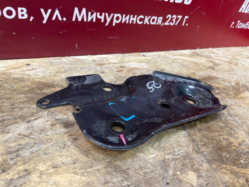 Кронштейн подрамника