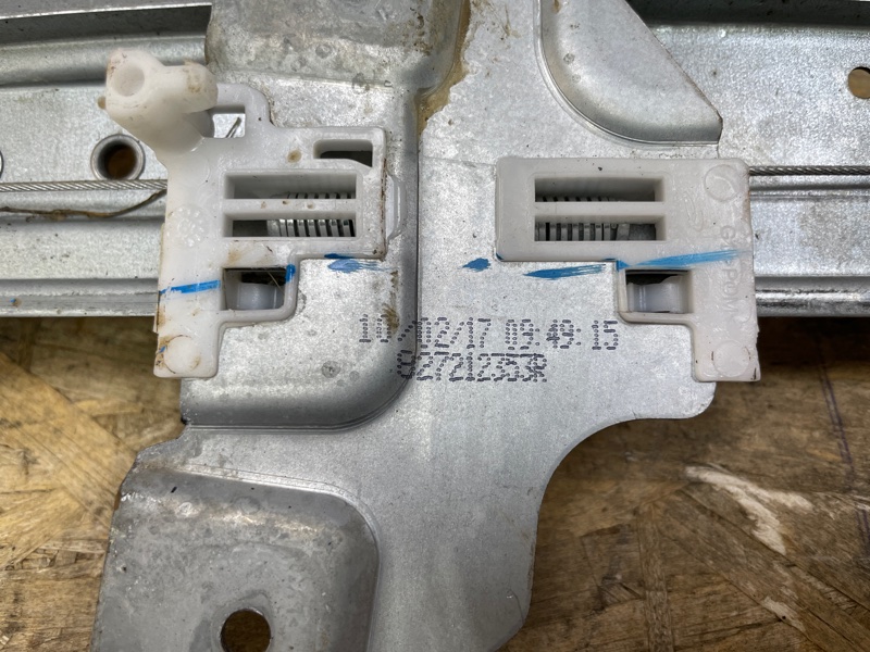 Стеклоподъемник    двери