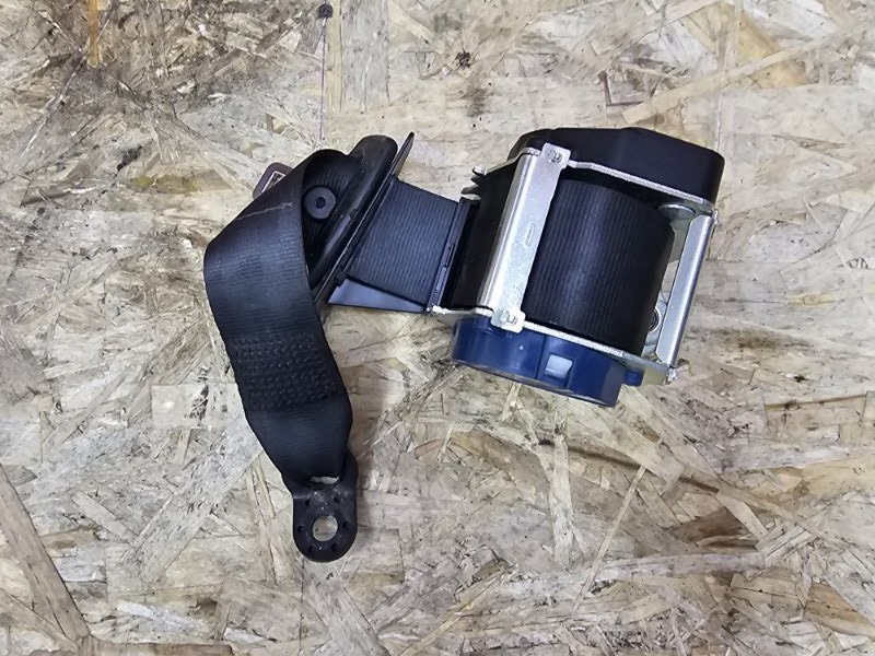 Ремень безопасности