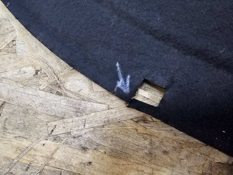 Обшивка капота