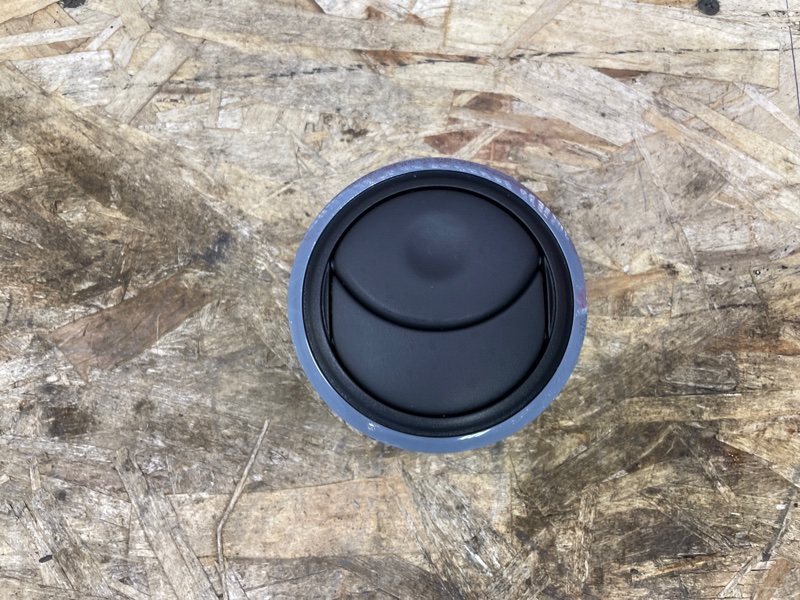 Воздушный дефлектор салона