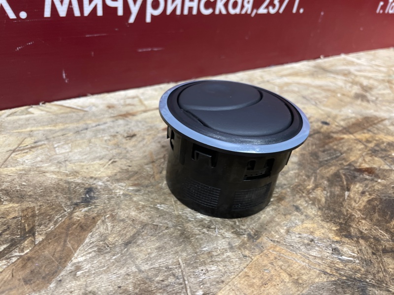 Воздушный дефлектор салона