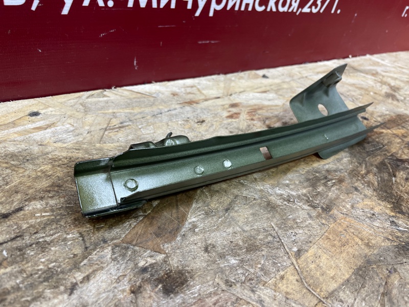 Направляющая стекла     двери