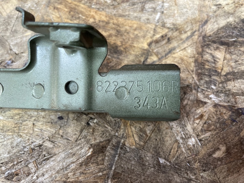 Направляющая стекла     двери