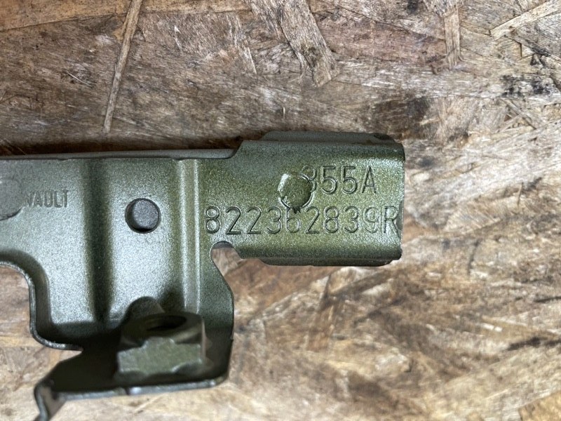 Направляющая стекла     двери